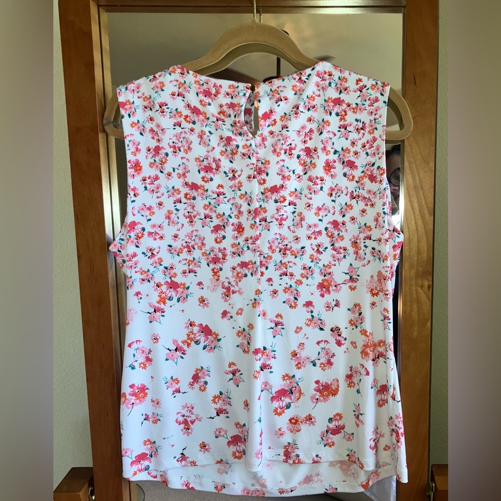 Calvin Klein Women’s XL sleeveless lightweight floral blouse - Picture 7 of 14